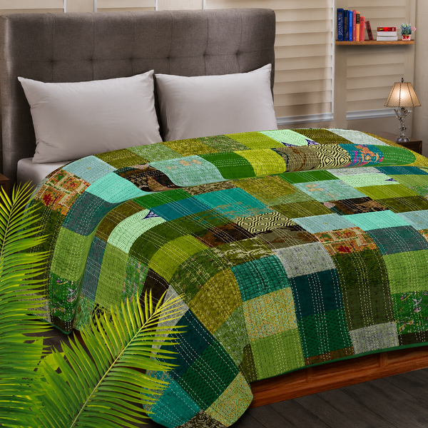 Green Colorful Elegant Silk Quilt - Patchwork Pattern, Soft & Cozy