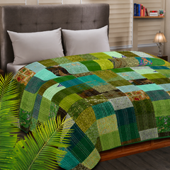 Green Colorful Elegant Silk Quilt - Patchwork Pattern, Soft & Cozy