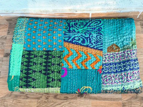Green Colorful Elegant Silk Quilt - Patchwork Pattern, Soft & Cozy