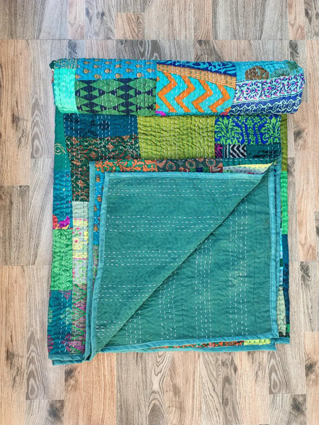 Green Colorful Elegant Silk Quilt - Patchwork Pattern, Soft & Cozy